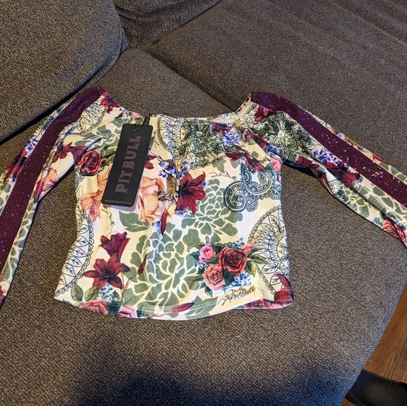 Pit Bull Jeans cropped velvet top w/built in bra cups - Picture 5 of 13